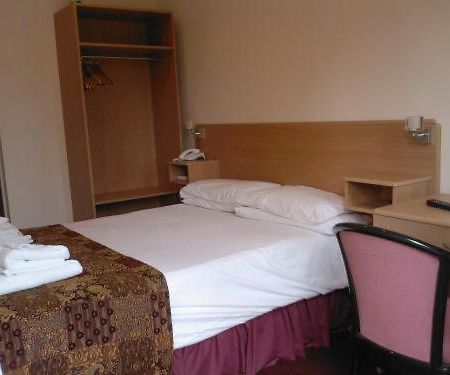 Heath Lodge Hotel Nr Nec บิกเกนฮิลล์ ห้อง รูปภาพ